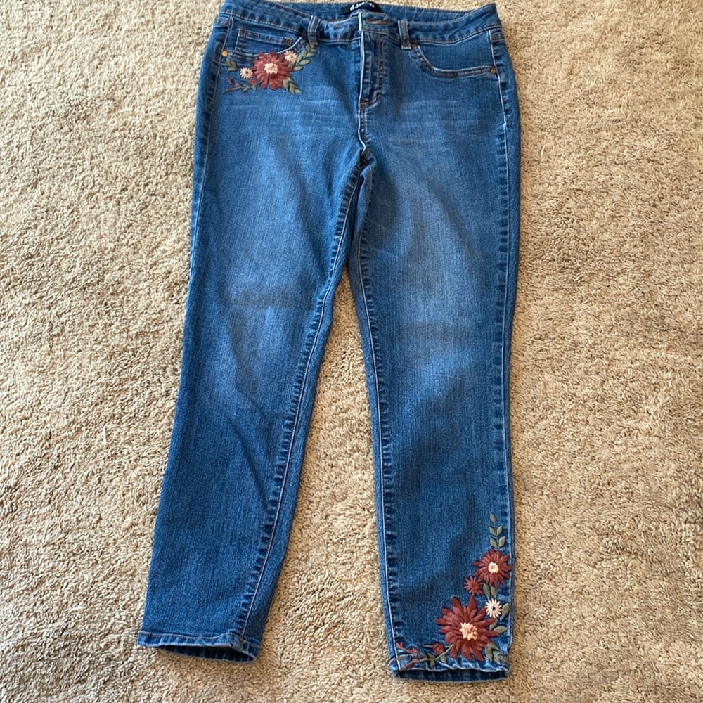 D. Jeans EUC size 10 petite dark wash embroidered jeans